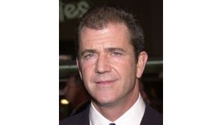 メル・ギブソン、「共に祈ろう」というストーカーに接近禁止命令