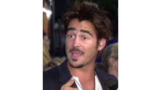 ピアース・ブロスナン、コリン・ファレルへ熱い視線