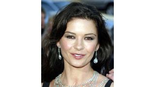 キャサリン・ゼタ＝ジョーンズ、トップレス・クラブを訴える