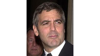 ジョージ・クルーニー、椎間板ヘルニアでプロモーションを欠席