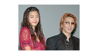 YOSHIKIも“猟奇的な彼女”にメロメロ