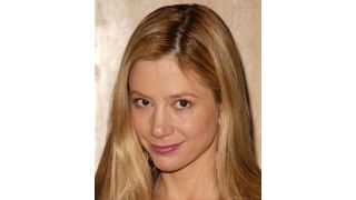 ミラ・ソルヴィーノとジョセフ・ファインズ、共演か?