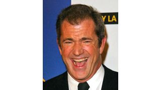 メル・ギブソンの娘、修道女から一転して花嫁に