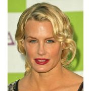 ダリル・ハンナ、シングルマザーに扮する