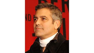 ジョージ・クルーニー、弁護士に扮する