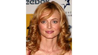 ヘザー・グラハム、ウエートレスに扮する
