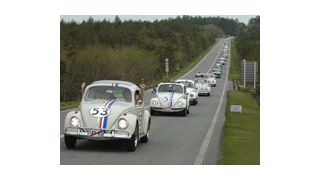 軽井沢に謎のゼッケン“53”のフォルクスワーゲンが53台