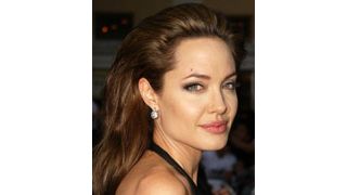 アンジェリーナ・ジョリー、エチオピアから養女