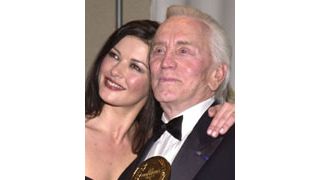 カーク・ダグラス、家族の反対を押し切って手術