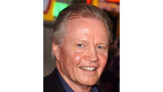 イアン・ホルム降板で、ジョン・ヴォイトが前ローマ法王役に
