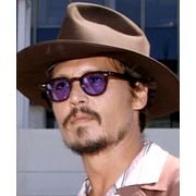 ジョニー・デップ、ラジオ番組のナレーションに