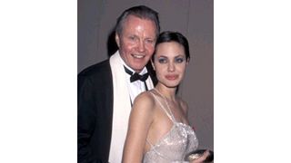 ジョン・ヴォイト、娘とブラッド・ピットの仲を祝福