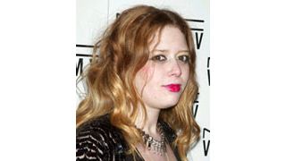 ナターシャ・リオン、C型肝炎で病院のICUに