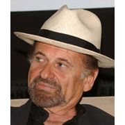 ジョー・ペシ、ロバート・デ・ニーロ監督作で銀幕復帰