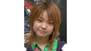 安倍麻美、舌なめずりが魅力