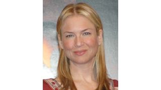 レネー・ゼルウィガー、イギリスでサッカー観戦