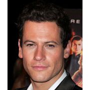 ヨアン・グリフィスとアルバート・フィニー、伝記映画で共演