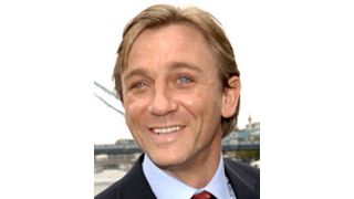 ダニエル・クレイグ、ボンドの名前でホテルにチェックイン！