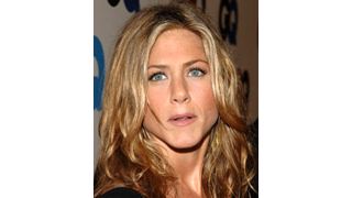 ジェニファー・アニストン、トップレス写真をめぐり再び告訴