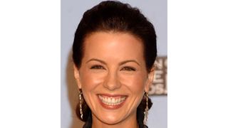 ケイト・ベッキンセール、ウェブカムで夫と熱々？