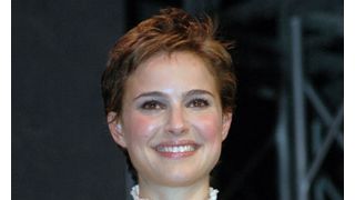 丸坊主の美女ナタリー・ポートマン待望の来日