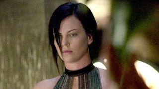 着ている意味がない？セクシー・パジャマのセロン解禁