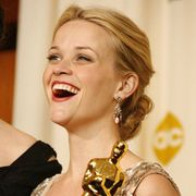最優秀主演女優賞のリース・ウィザースプーン、夫ライアンも惜しみない拍手