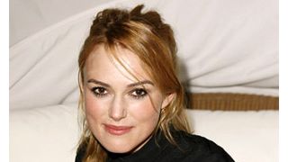 キーラ・ナイトレイ、シャネルの香水の広告塔に