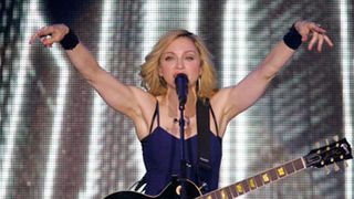 マドンナ、母親業もラクじゃない？