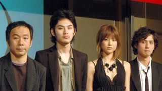 hitomiと松田龍平が血まみれで共演