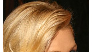 パリス・ヒルトン、展示会で自分のゲームの名前を間違える
