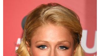 パリス・ヒルトン、母の日のプレゼントを盗まれる