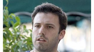 ベン・アフレック、偏頭痛で病院へ