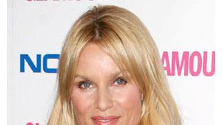 ニコレット・シェリダン、元マネージャーに訴えられる