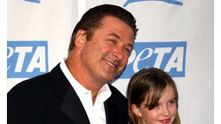 アレック・ボールドウィン、娘に会うために精神鑑定