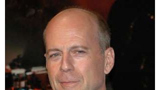 ブルース・ウィリス、パパラッチを告訴