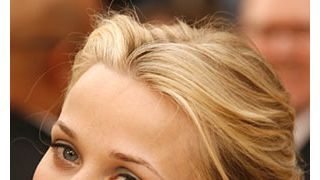 リース・ウィザースプーン、妊娠説を報道した雑誌を告訴