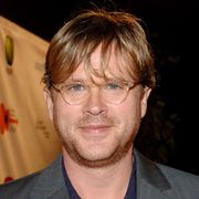 ケイリー・エルウィズ、リンジー・ローハンと共演