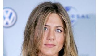ジェニファー・アニストン、アンジーの新作に心痛？