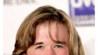 ハーレイ・ジョエル・オスメント、車が横転して病院へ