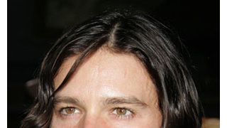 ジェイソン・ベア、刺青師にふんする
