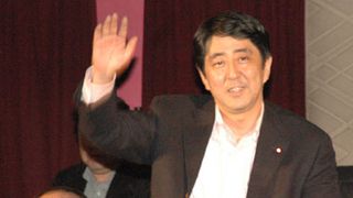 市川海老蔵、歌舞伎座で豪華試写会!香川照之も涙