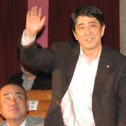 市川海老蔵、歌舞伎座で豪華試写会!香川照之も涙