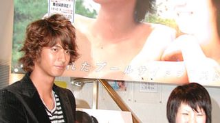 まるでトム・クルーズ！速水もこみちが観客全員と握手！