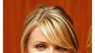 キャメロン・ディアス、パパラッチの車に危うくひかれる？