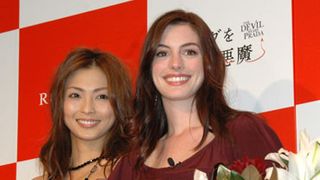 押切もえに挑む『プラダ～』のアン・ハサウェイいきなり転倒！