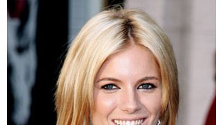 シエナ・ミラー、「ピッツバーグの悪口を言ってごめんなさい」