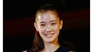 釜山国際映画祭、蒼井優がハングルであいさつ