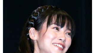 クールな中谷美紀がYOUのモノマネを披露!