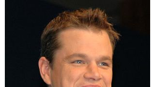 マット・デイモン、ロケ先のアフリカでチャリティー
